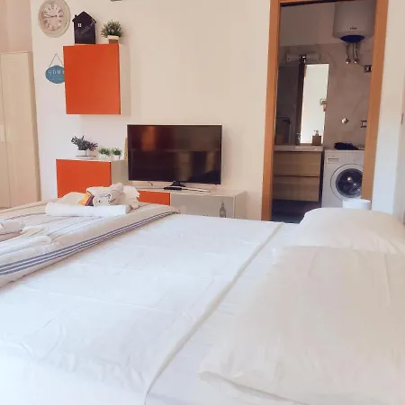 Behome Holidays Apartment *